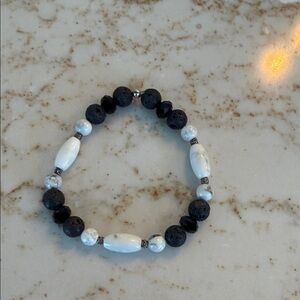 Elegant Black and White Beaded Bracelet